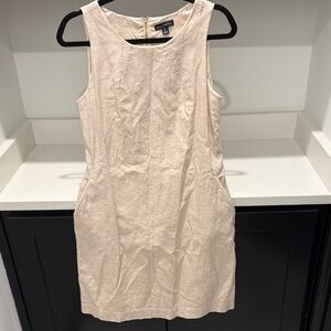 Willi Smith Cream and Gold Linen Blend Mini Dress. Size 8
